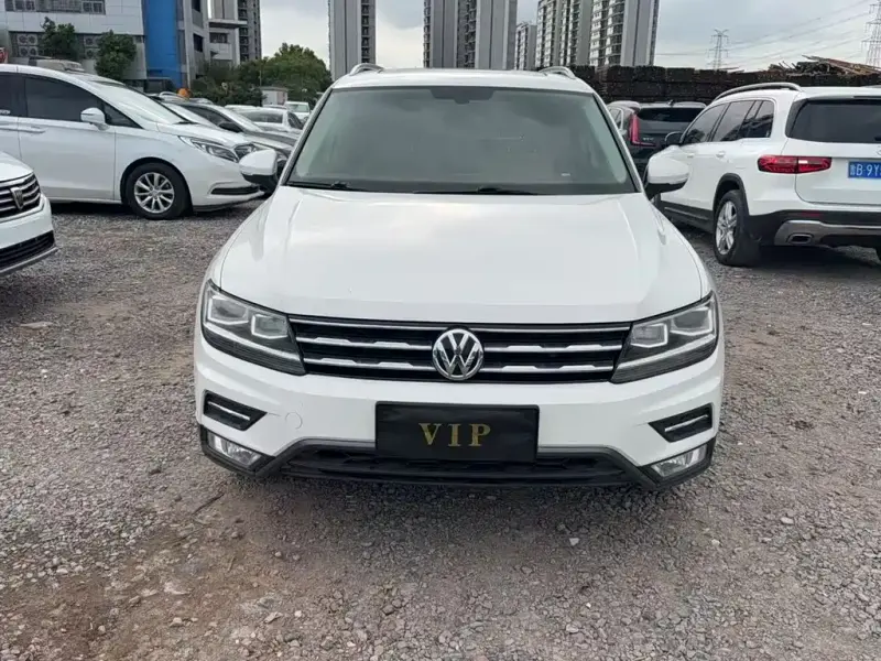 Volkswagen Tiguan L, 2017