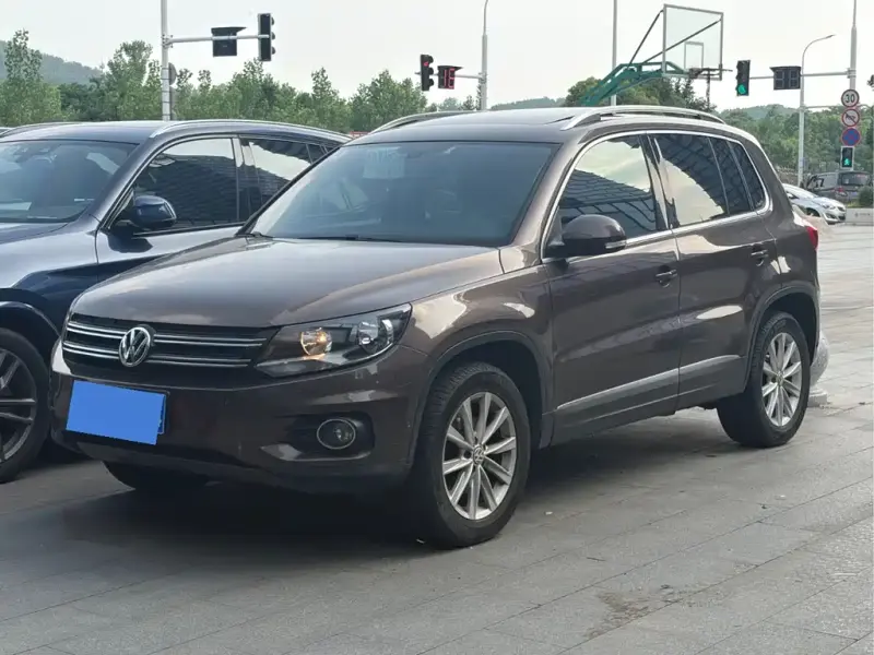 Volkswagen Tiguan Volkswagen Tiguan 2012 2.0TSI Comfort Edition, 2013 — фото 1