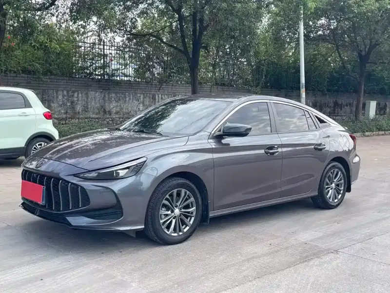 MG MG5, 2025