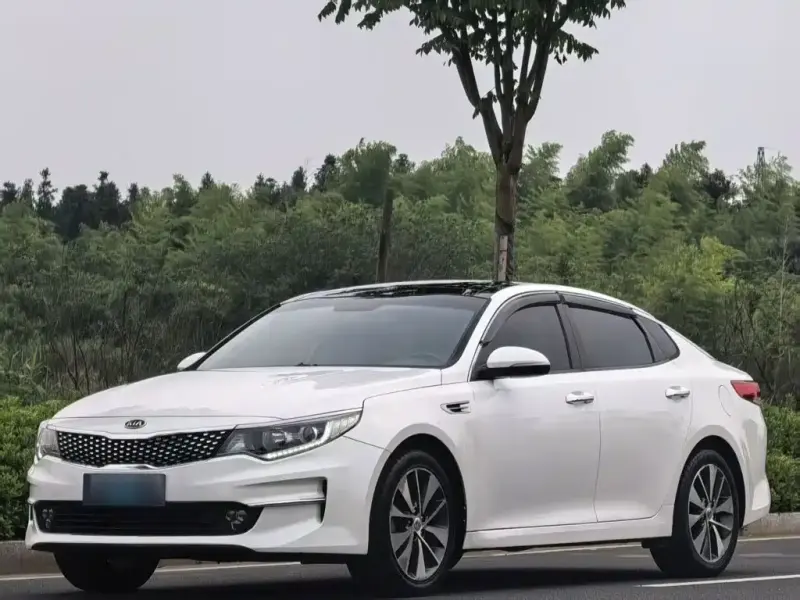 Kia K5, 2015