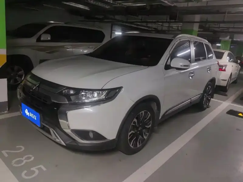Mitsubishi Outlander, 2020