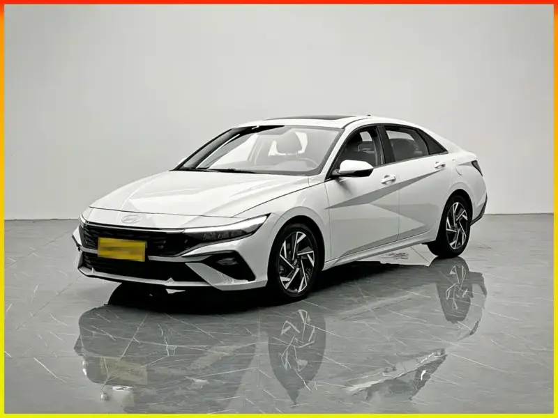 Hyundai Elantra, 2025