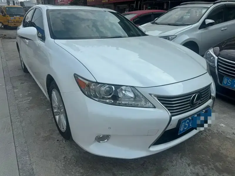 Lexus ES, 2014