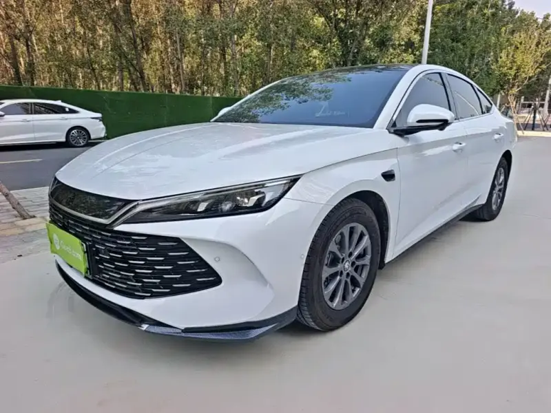 BYD Qin L BYD Qin L 2025 DM-i Smart Drive Edition 80KM Leading Type, 2025 — фото 1