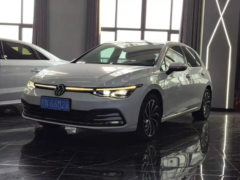 Volkswagen Golf, 2022