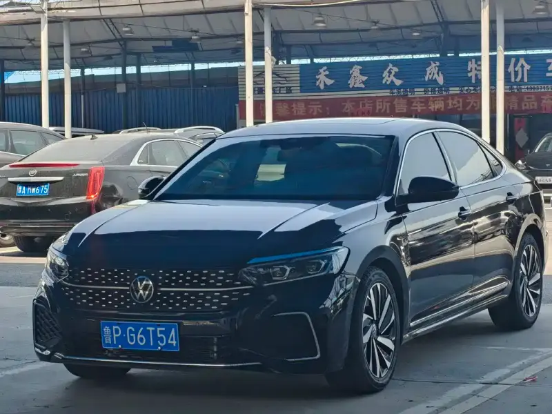 Volkswagen Passat, 2023
