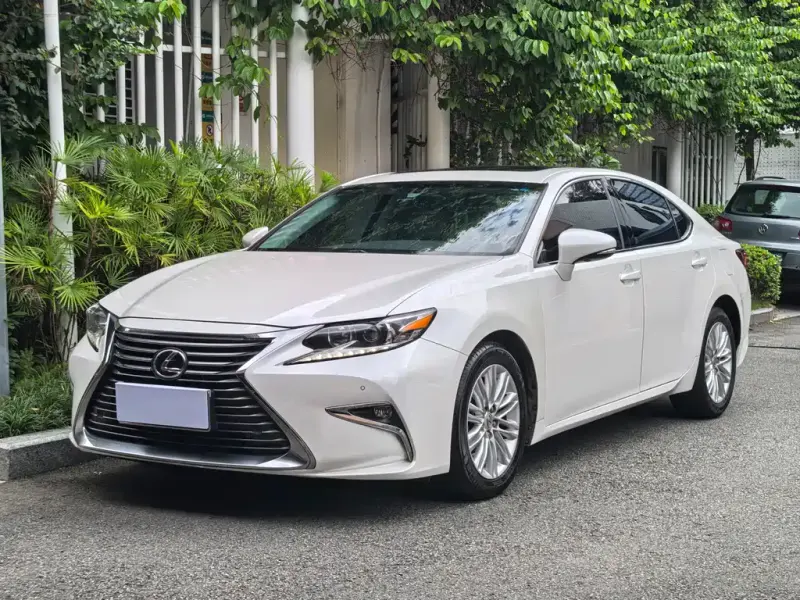 Lexus ES, 2017
