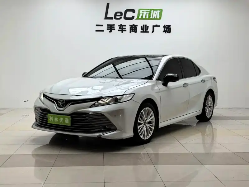 Toyota Camry, 2020