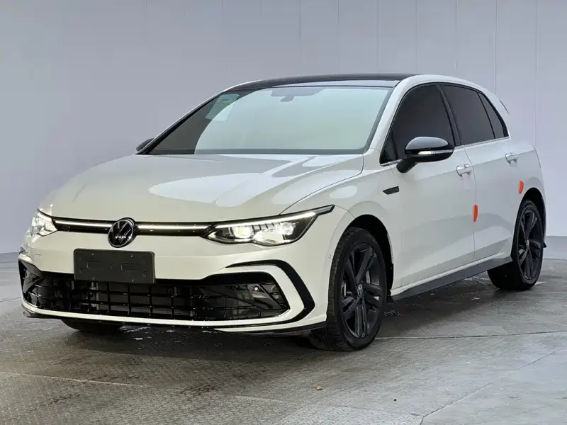 Volkswagen Golf, 2024