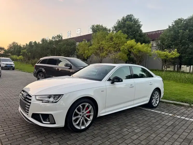 Audi A4L, 2019