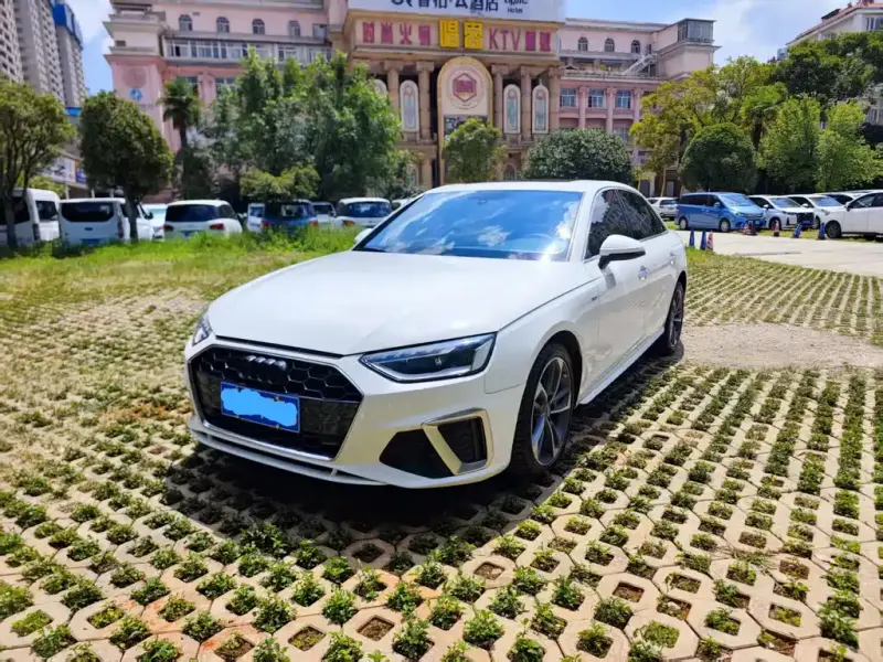 Audi A4L, 2021