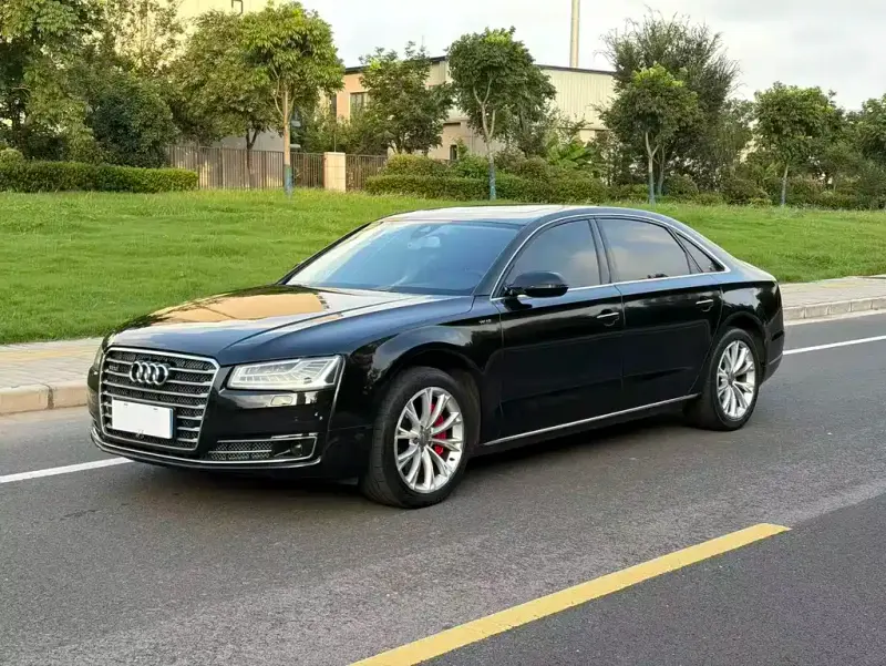 Audi A8, 2015