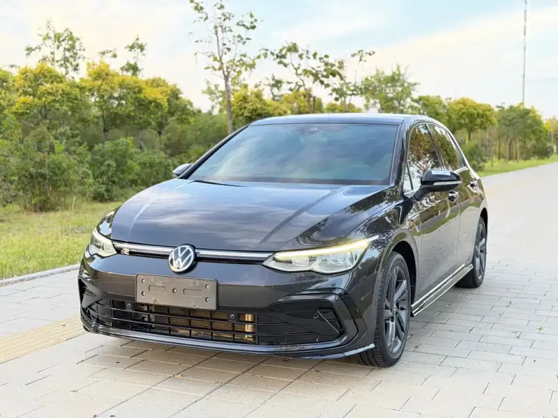 Volkswagen Golf, 2022