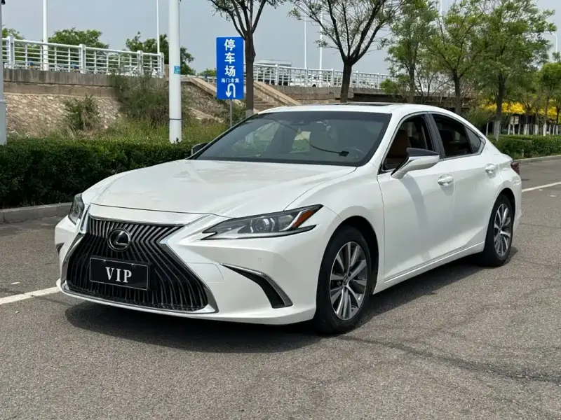 Lexus ES, 2018