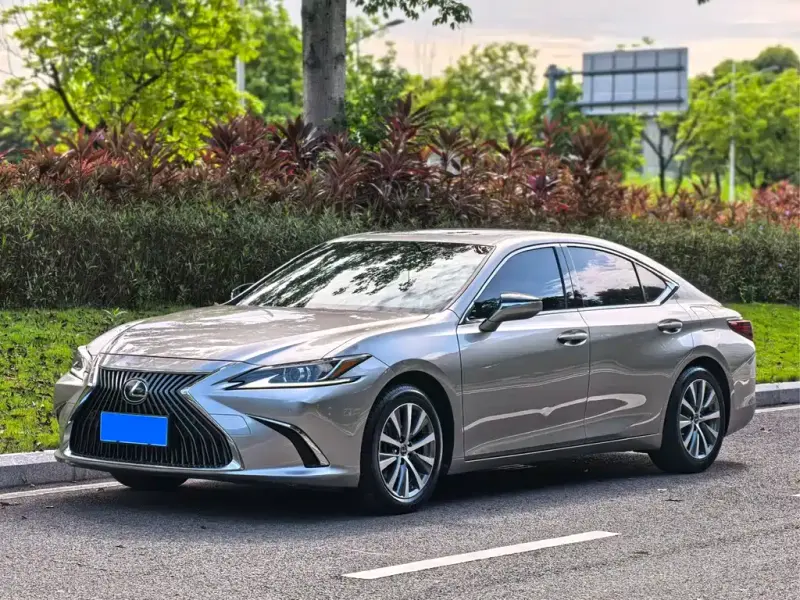 Lexus ES, 2020
