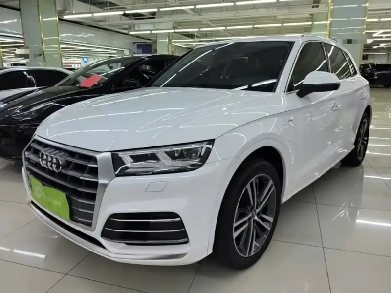Audi Q5L, 2021