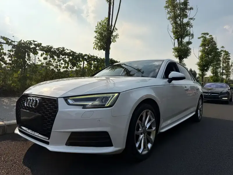 Audi A4L, 2018