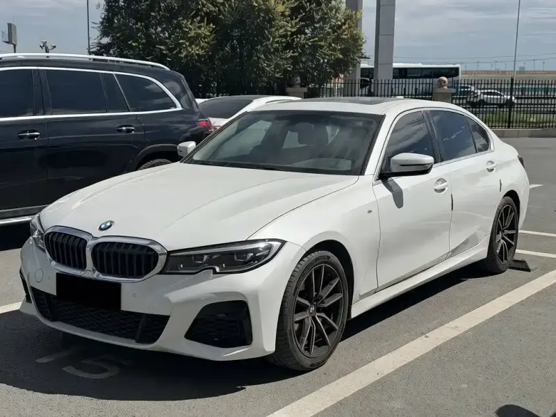 BMW 3 Series, 2022
