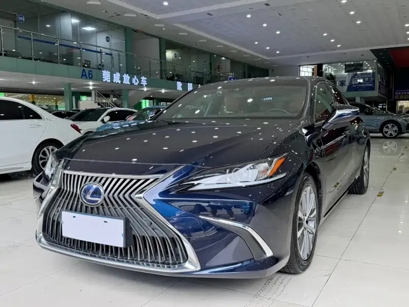 Lexus ES, 2020