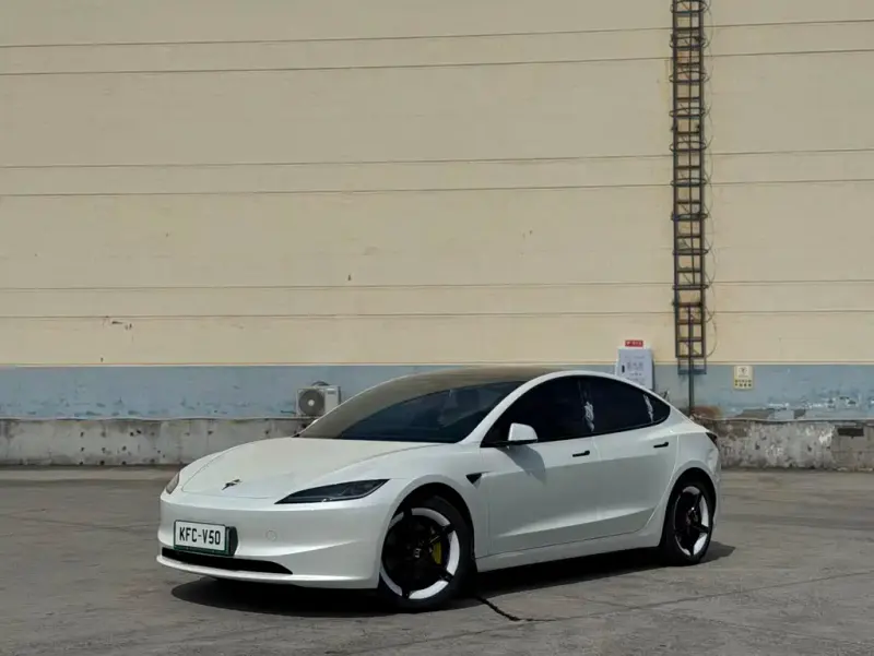 Tesla Model 3, 2025