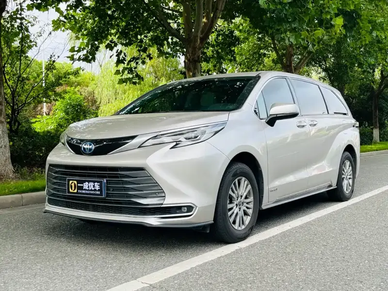 Toyota Sienna, 2023