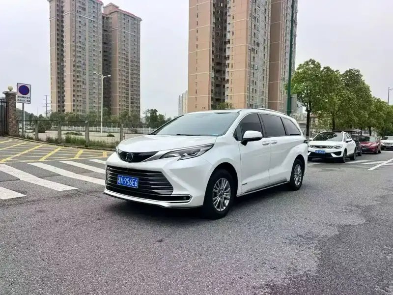 Toyota Sienna, 2023
