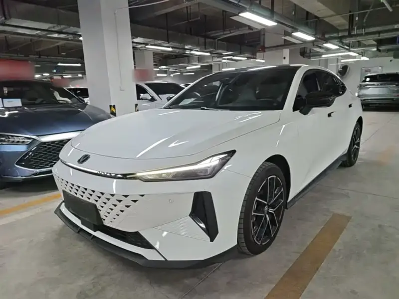 Changan UNI-V iDD, 2025