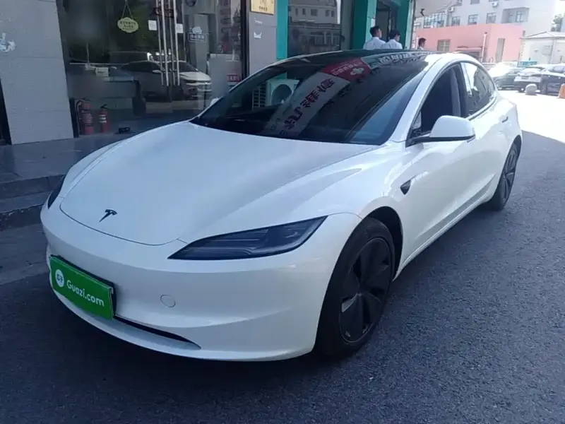 Tesla Model 3, 2026
