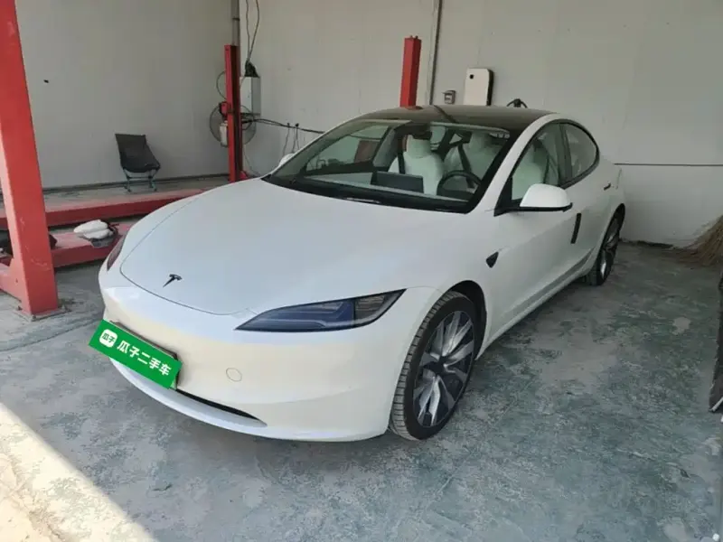 Tesla Model 3, 2026