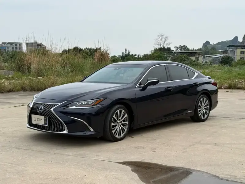 Lexus ES, 2021