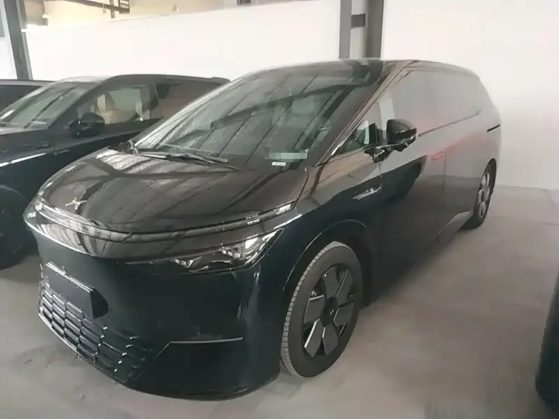 XPeng X9, 2024