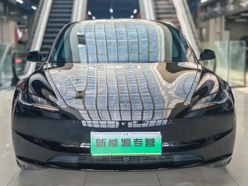 Tesla Model 3, 2026