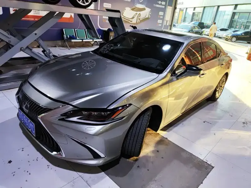 Lexus ES, 2019