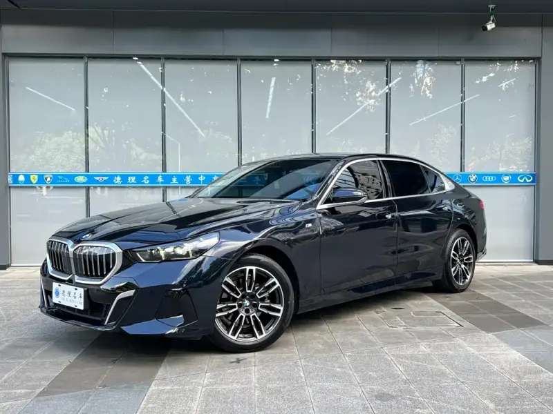 BMW 5 Series, 2025