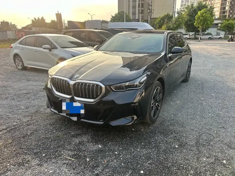 BMW 5 Series, 2025