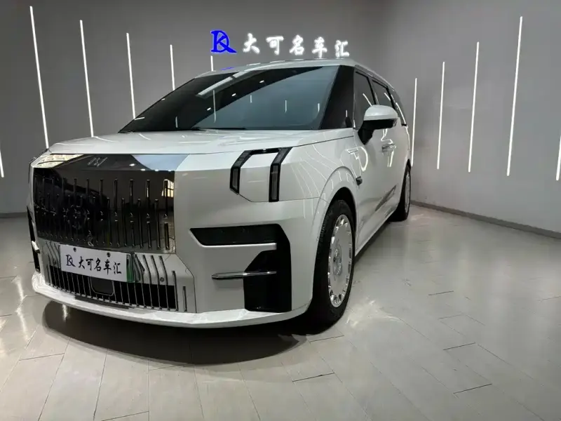 Zeekr 009, 2023