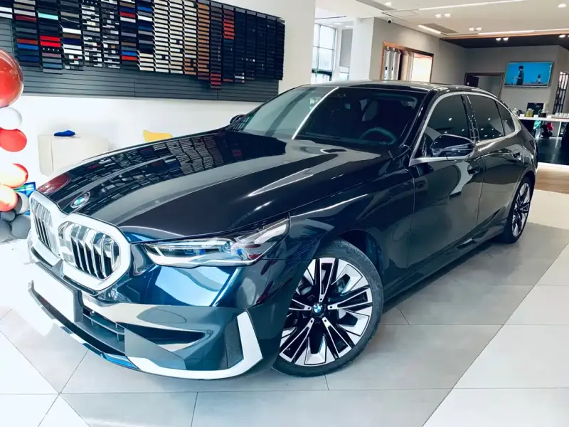 BMW 5 Series, 2025