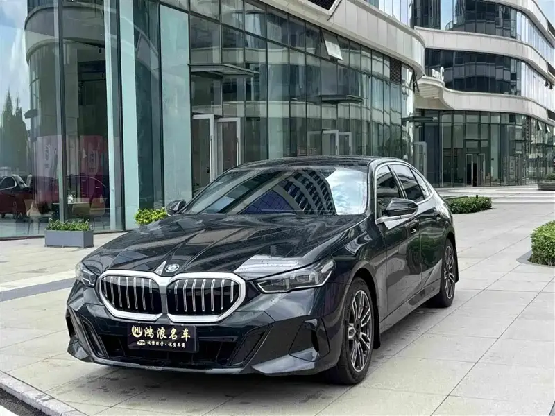 BMW 5 Series, 2026