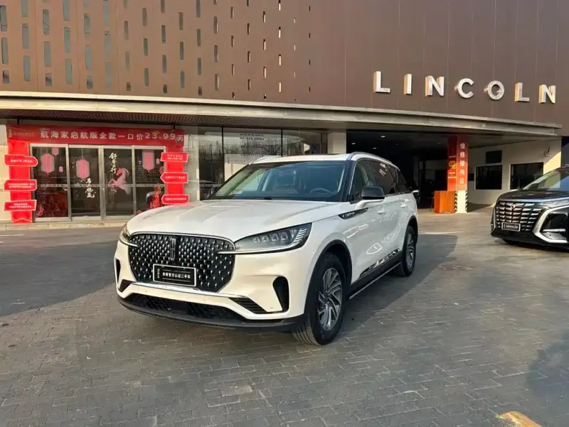 Lincoln Aviator, 2025