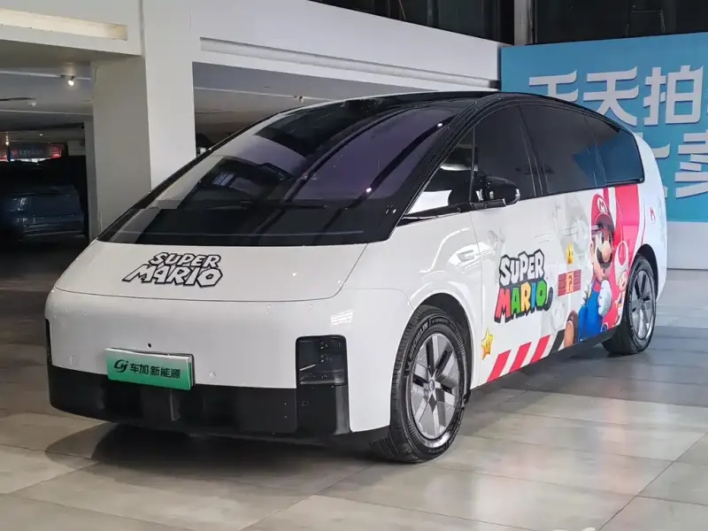 Li Auto Li MEGA, 2025