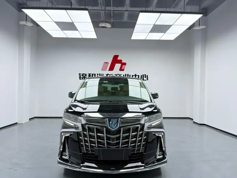 Toyota Alphard, 2022