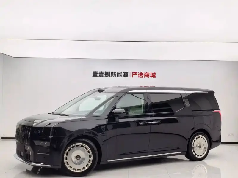 Zeekr 009, 2025