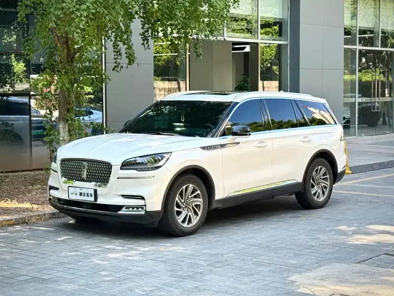 Lincoln Aviator Lincoln Aviator 2021 3.0T V6 4WD Premium Edition, 2022 — фото 1