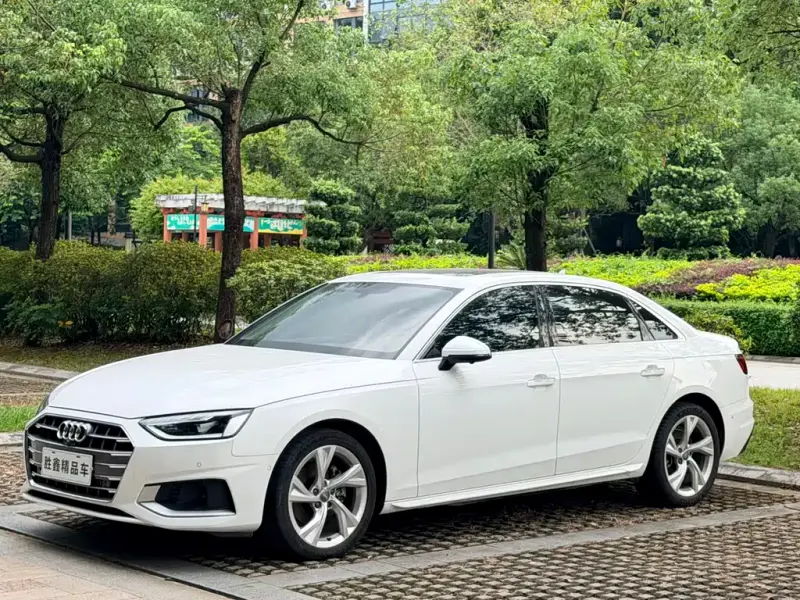 Audi A4L, 2021
