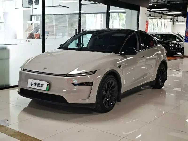 Tesla Model Y, 2025