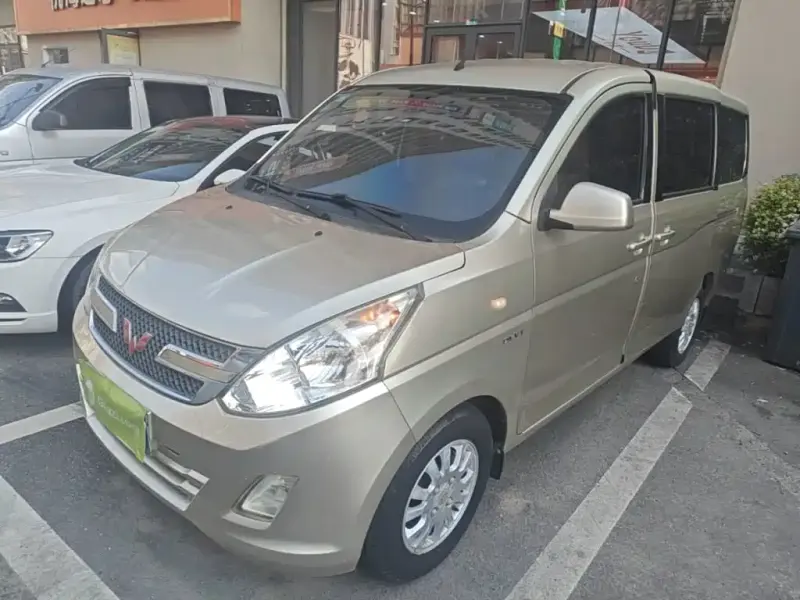 Wuling Rongguang V, 2017