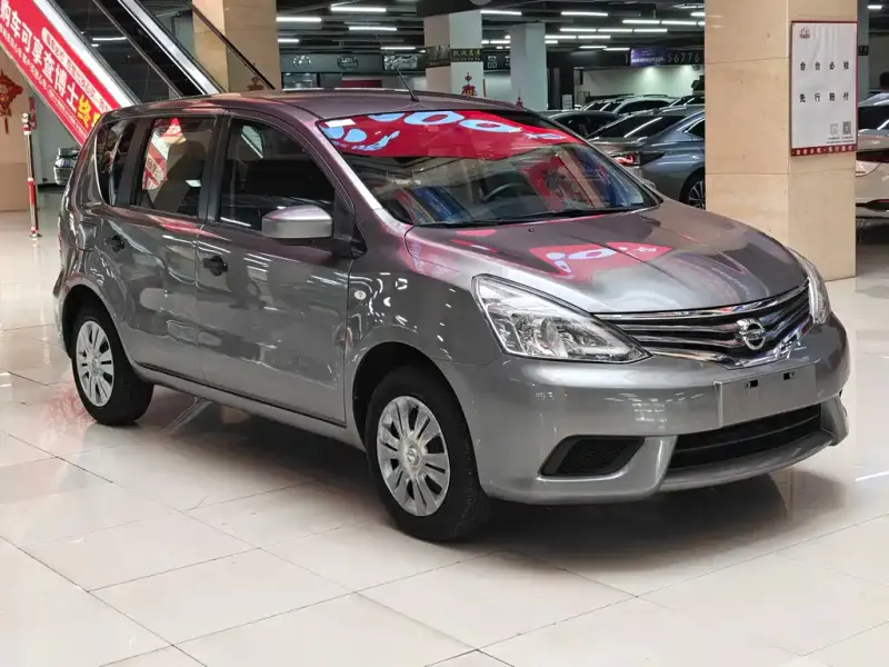 Nissan Livina, 2015