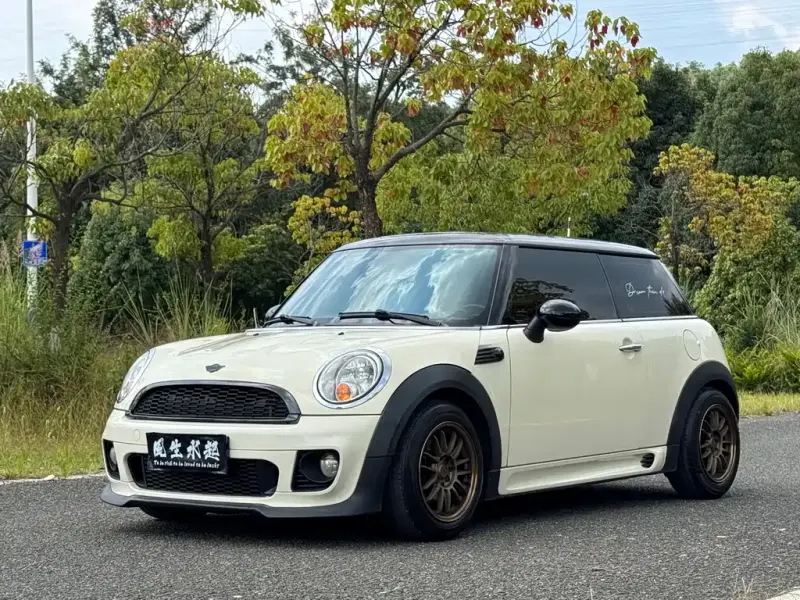 MINI Mini, 2010