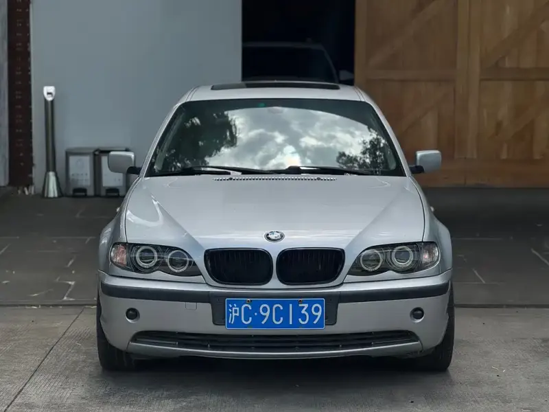 BMW 3 Series, 2005
