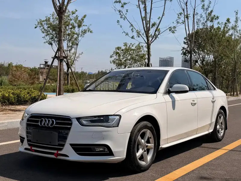 Audi A4L, 2014